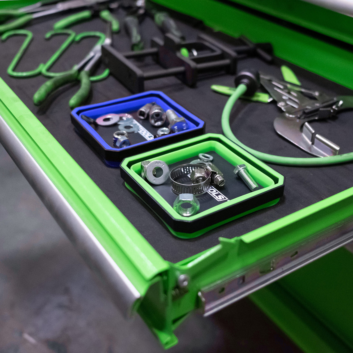 OEMTOOLS 26547 2-Pack Collapsible Magnetic Trays Additional Image 7