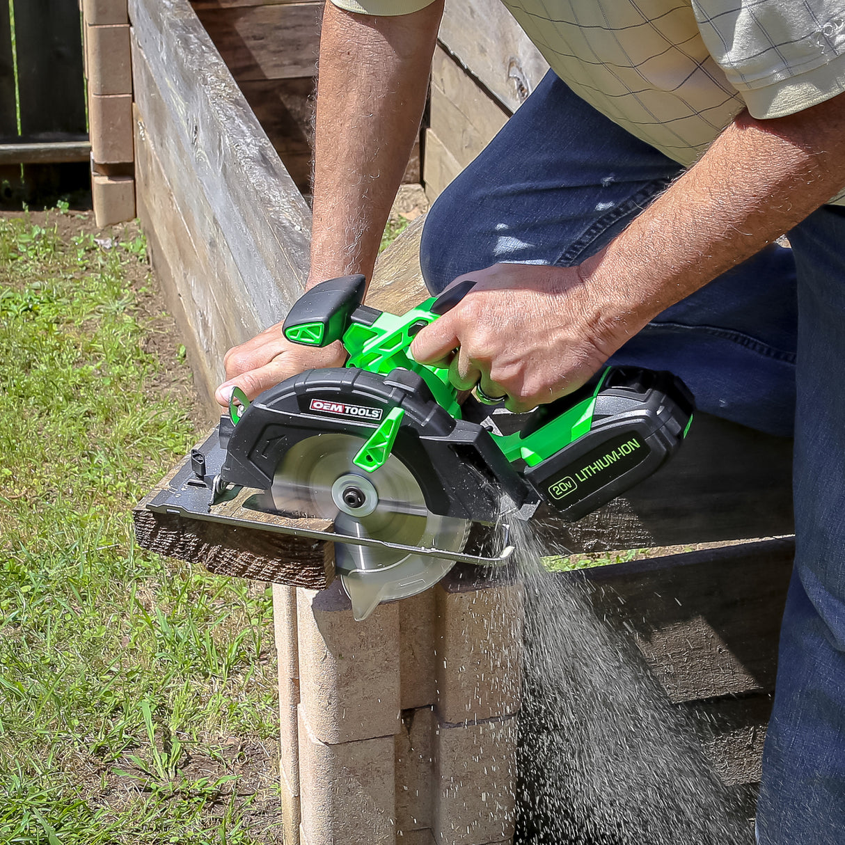 OEMTOOLS 24488 20V MAX* Li-ion 6-1/2in. Circular Saw Additional Image 9