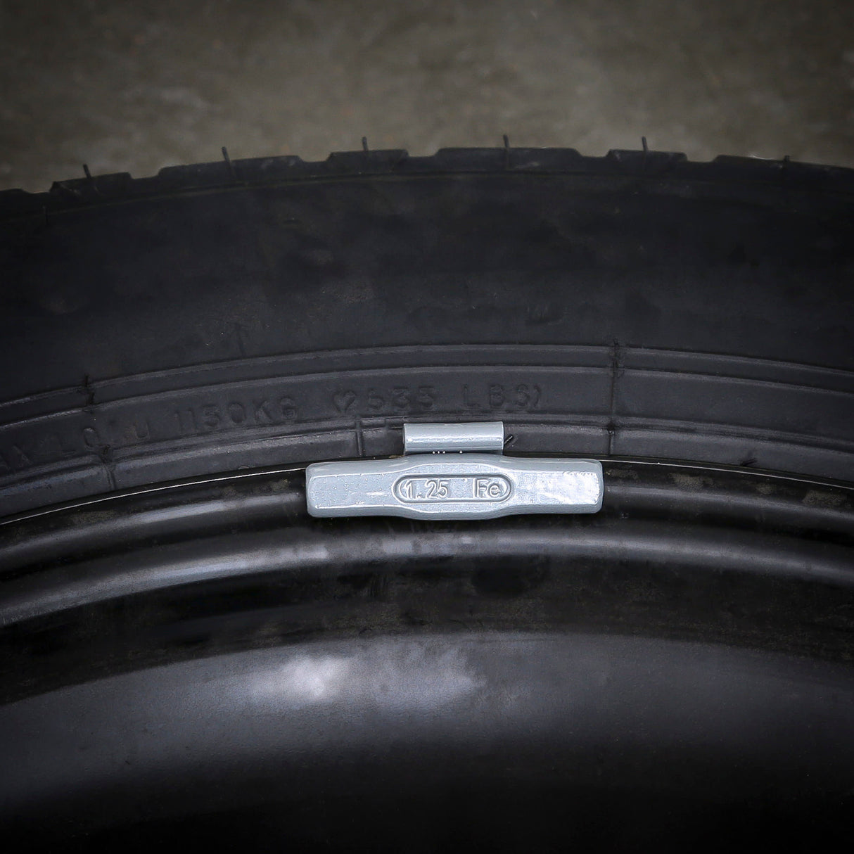 OEMTOOLS 23291 1.25 Oz. LH Style Steel Wheel Weight - 1 Box of 25 Additional Image 6