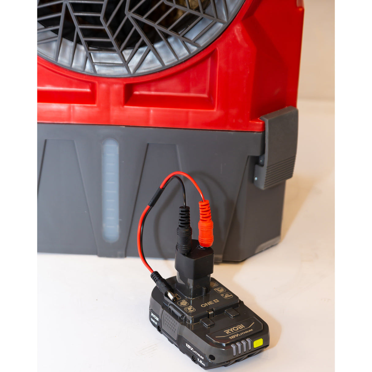 Hessaire Products DC18 Cordless 900 CFM Portable Evaporative Cooler Additional Image 5