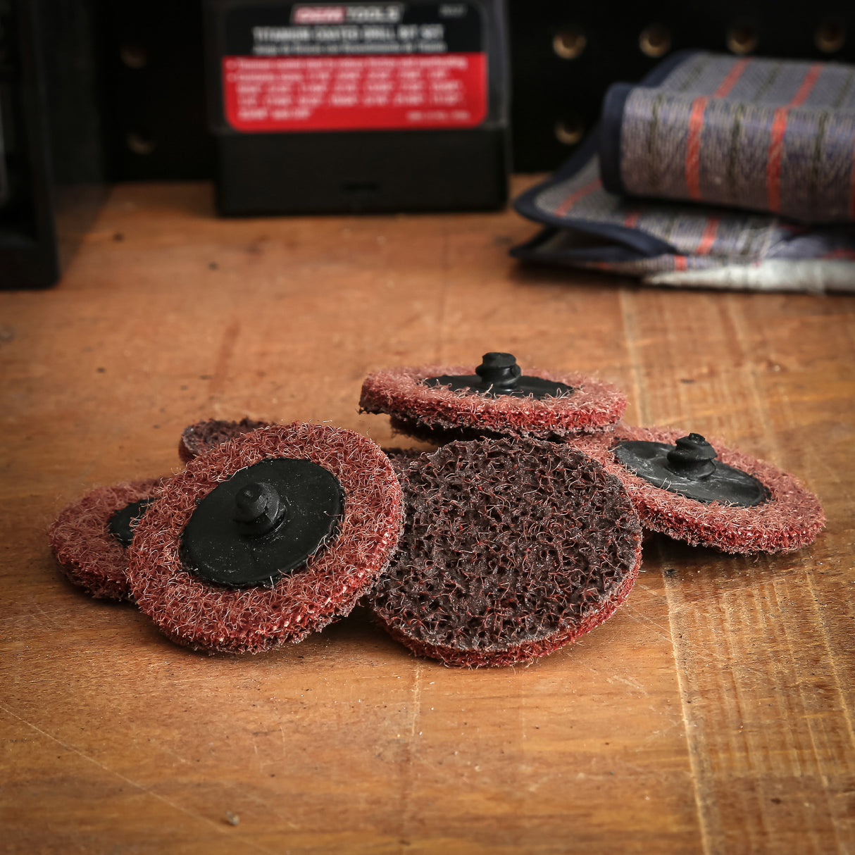 OEMTOOLS 22516 Twist Lock Surface Prep Discs 2in. Medium (25 Pack) Additional Image 10