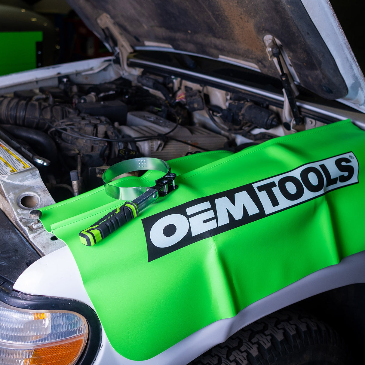 OEMTOOLS 87115 Swivel Oil Filter Wrench (4-3/4in. - 5-3/4in.) Additional Image 8