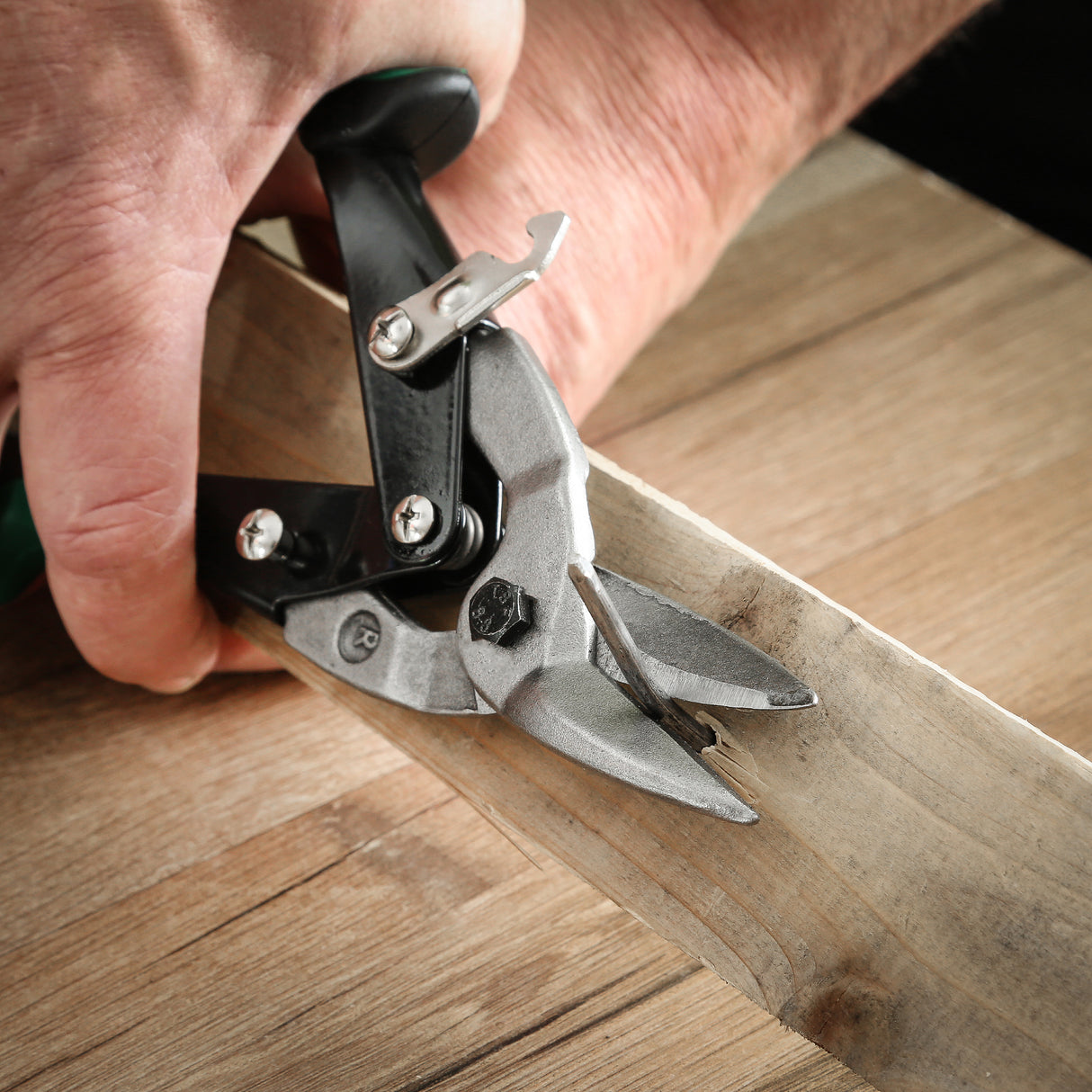 GreatNeck TA10R Aviation Snips (Right Cut) Additional Image 7