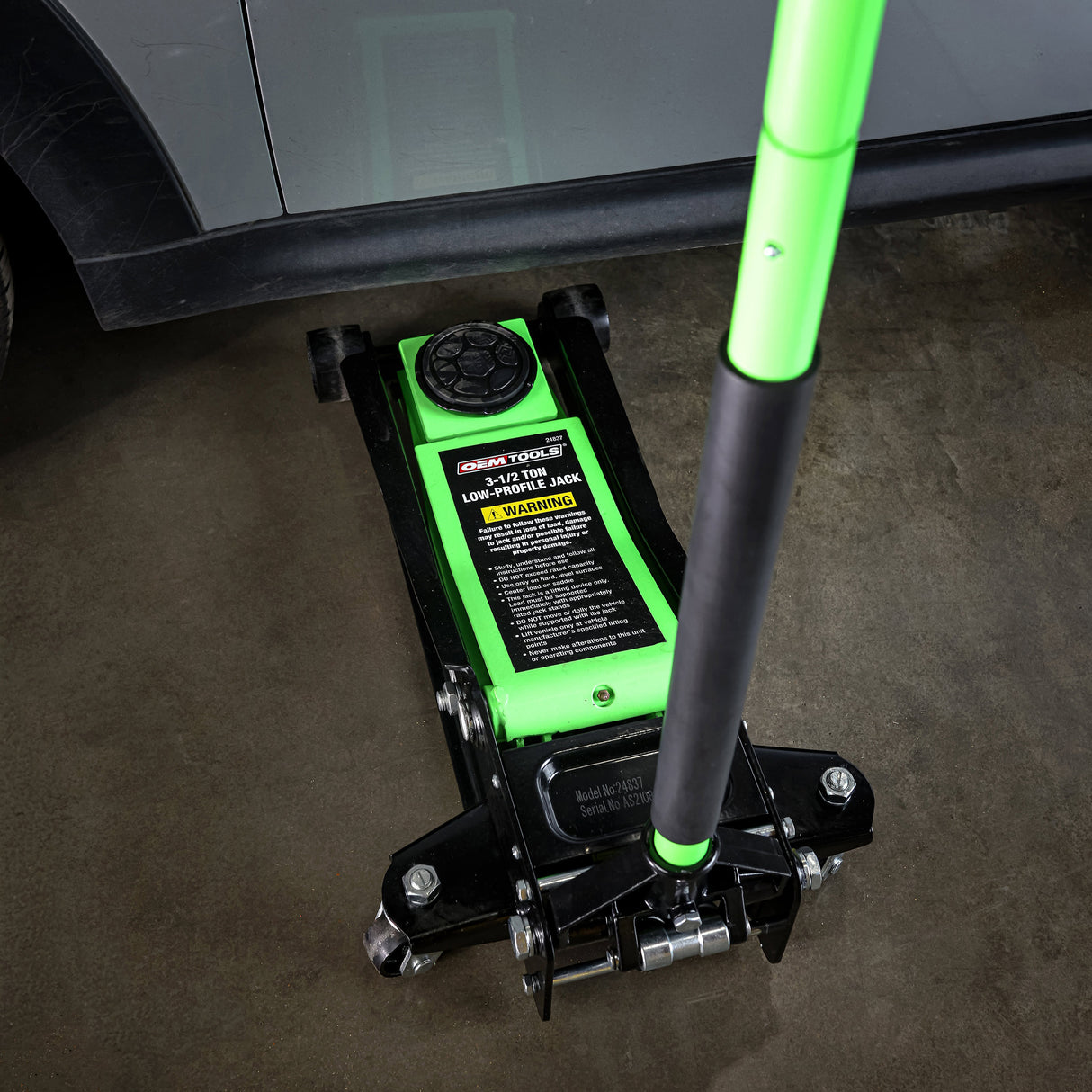 OEMTOOLS 24837 3-1/2 Ton Low Profile Floor Jack Additional Image 7