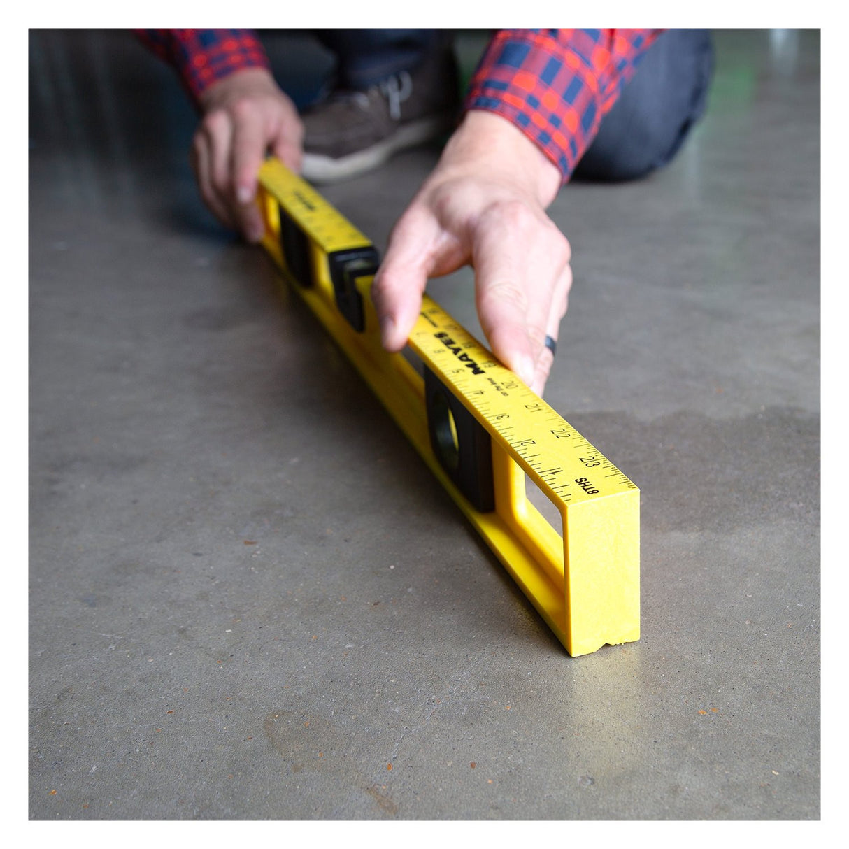 Mayes 10140 Top View Magnetic Level (24 Inch) Additional Image 9