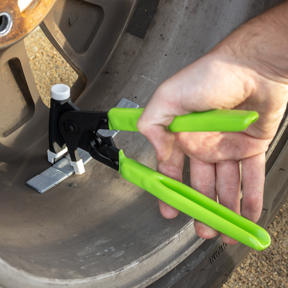 OEMTOOLS 25096 Adhesive Wheel Weight Removal/Cutting Tool Additional Image 6
