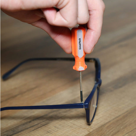 GreatNeck 73780 #0 and 1/8 Inch Pocket Screwdriver Set (2-Piece) Additional Image 8