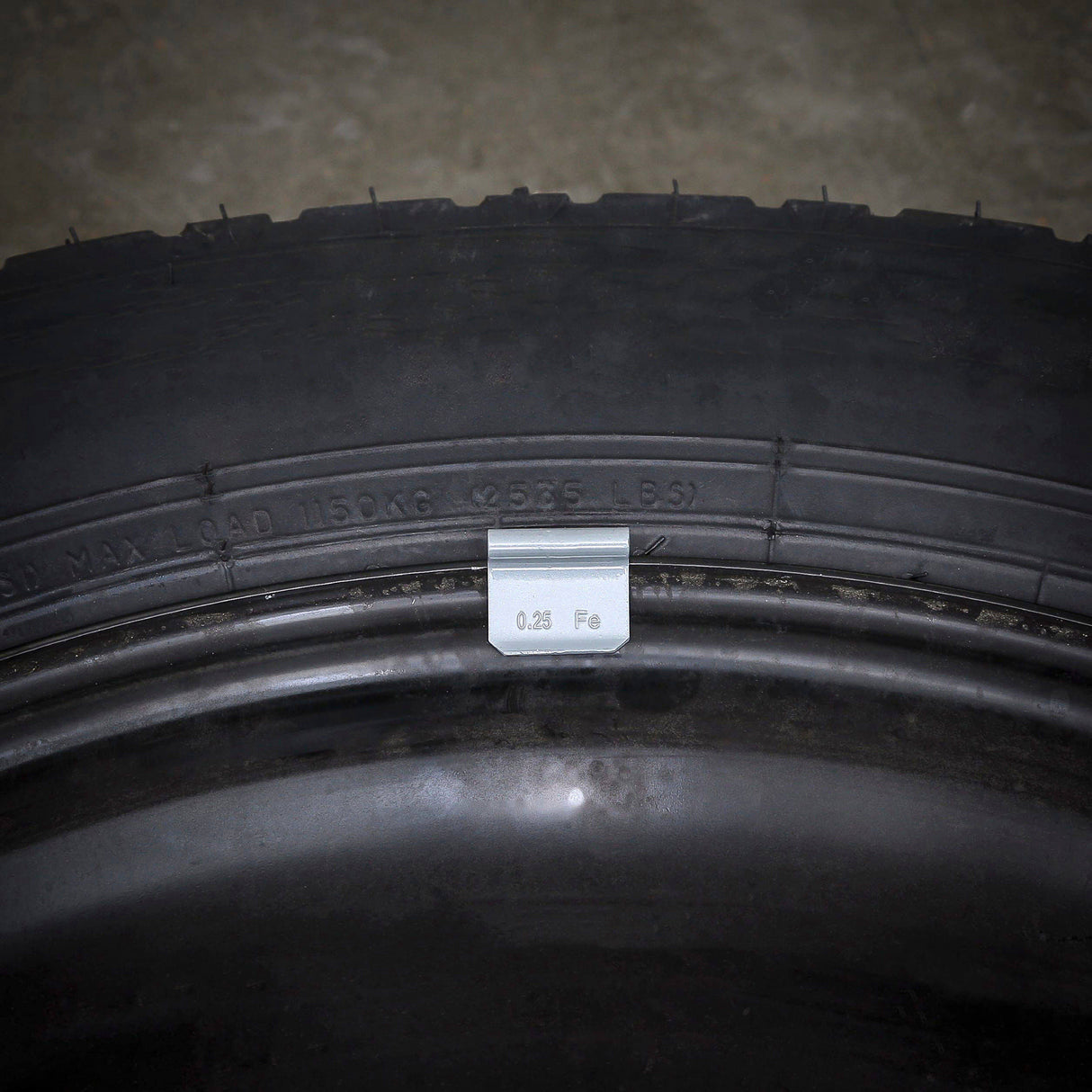 OEMTOOLS 23238 0.25 Oz. T Style Steel Wheel Weight - 1 Box of 25 Additional Image 6