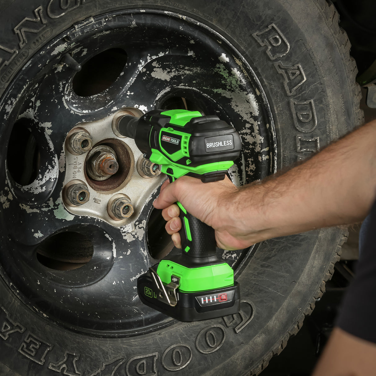 OEMTOOLS 24486 20V MAX* Li-ion Brushless 1/2in. Impact Wrench Additional Image 7