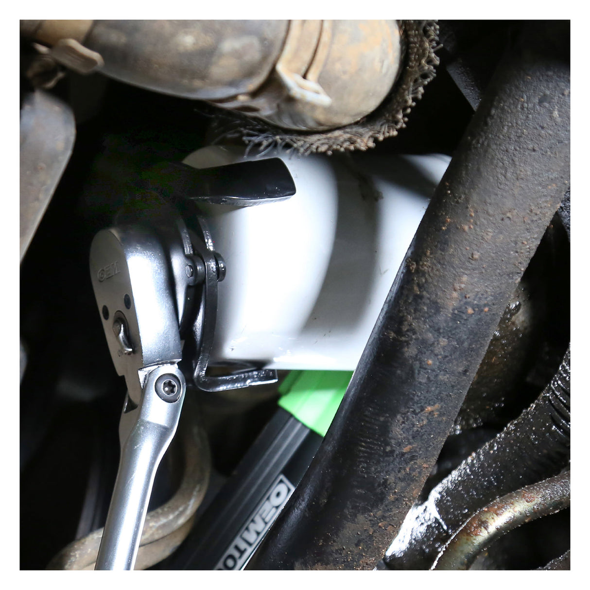 OEMTOOLS 25017 2-1/2in. x 3-7/8in. 3-Legged Spin-On Style Oil Filter Wrench Additional Image 6