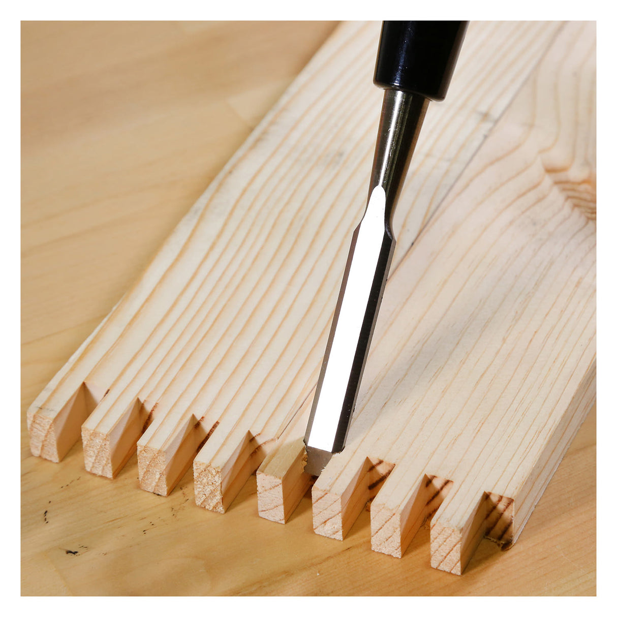 Buck Brothers 120104BC Professional 5/8 x 5 Inch Wood Chisel Additional Image 6