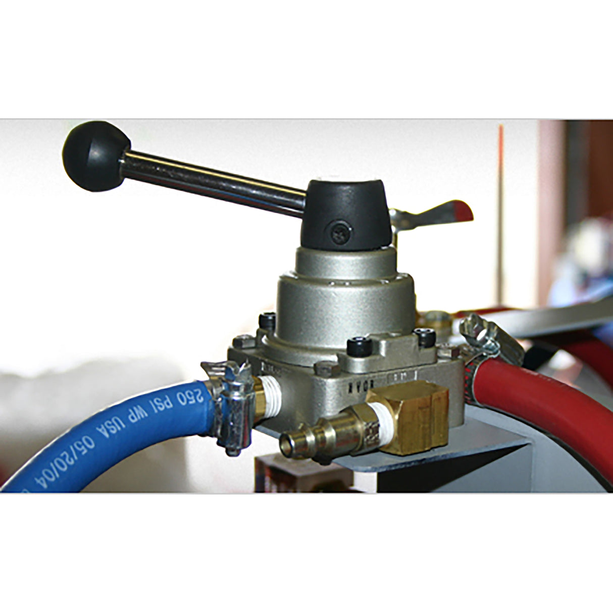 Flo-Dynamics G-TEC TTCF-8 Deluxe Heated Transmission Cooler Line Flusher, 10 Gallon Heated Tank, Oberg 64 Micron Filter, Extensive Adapter Set Additional Image 3