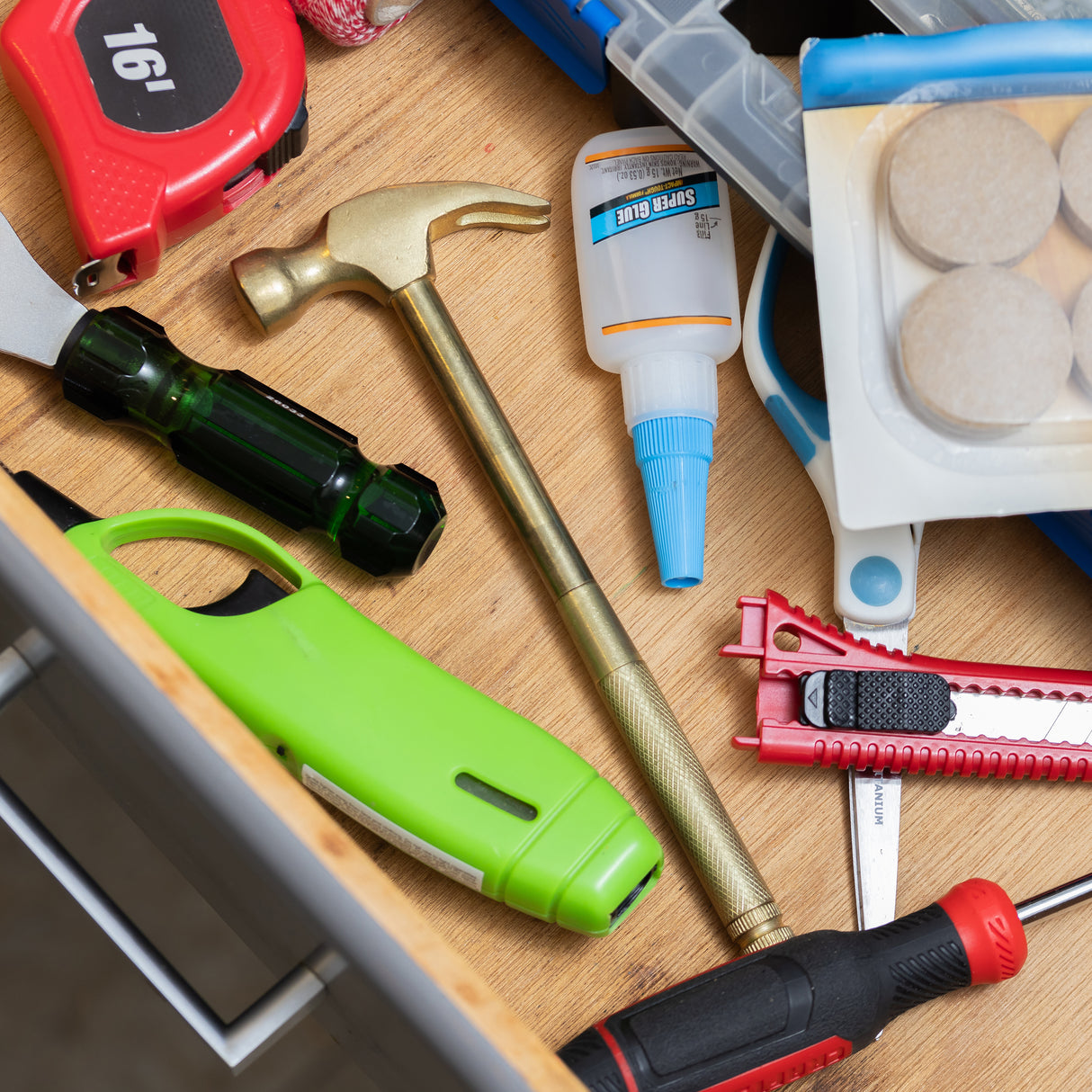 GreatNeck 19006 5-in-1 Hammer and Screwdriver Set Additional Image 9