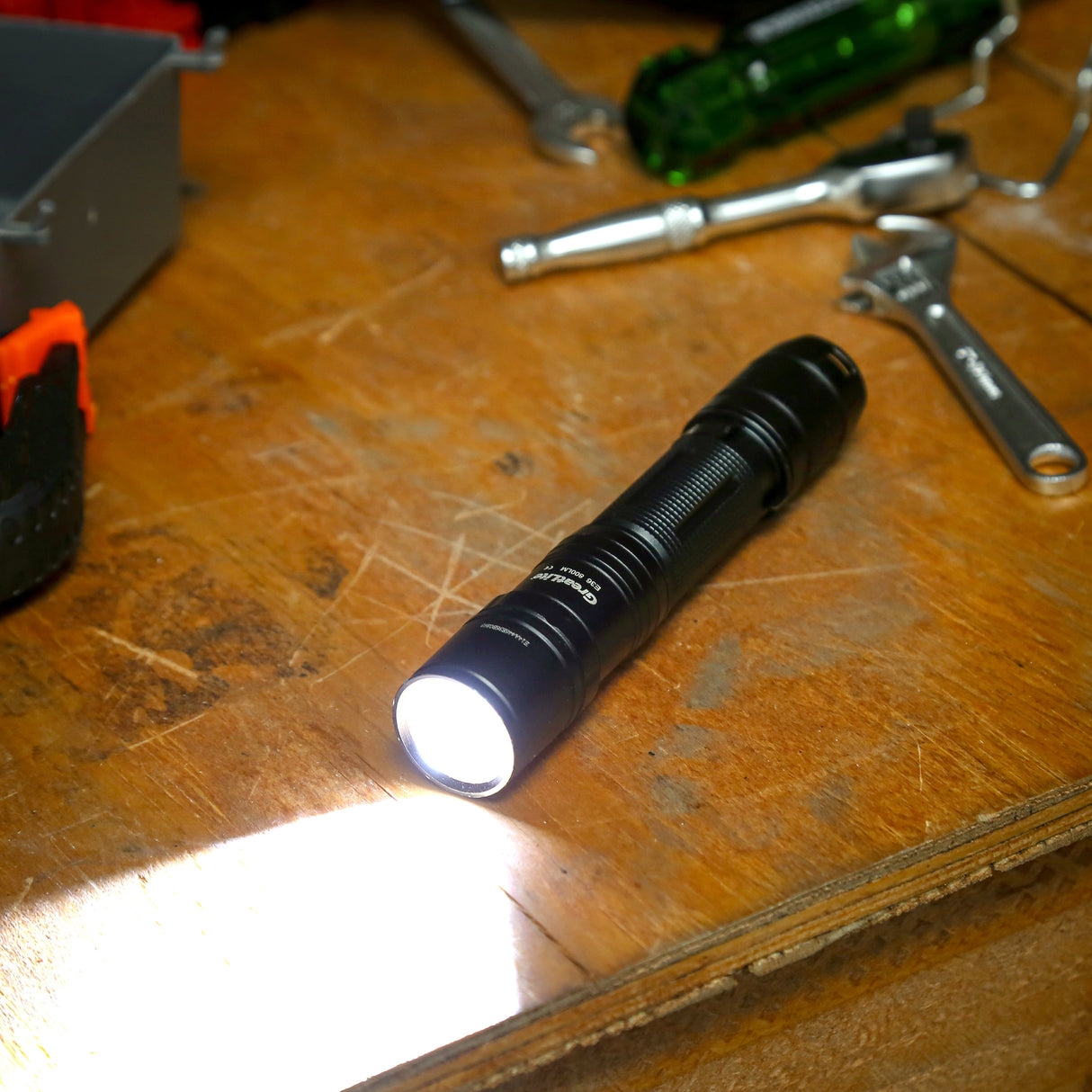 1000 Lumens LED Rechargeable 5-Light Mode Professional Flashlight Additional Image 7