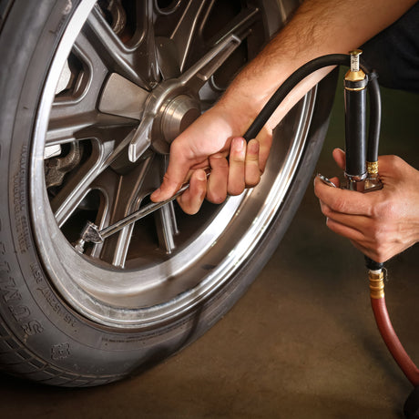 OEMTOOLS 25835 Dual Foot Tire Inflator with Gauge Additional Image 7